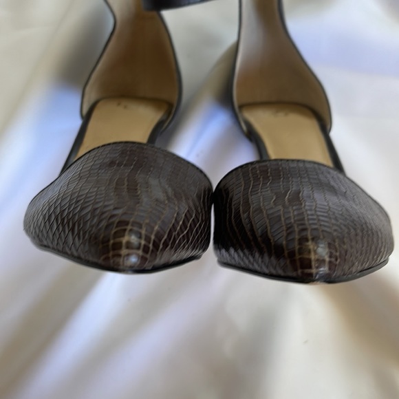 Ann Taylor Dark brown size 9 heels. In great pre owned condition. - Picture 14 of 15